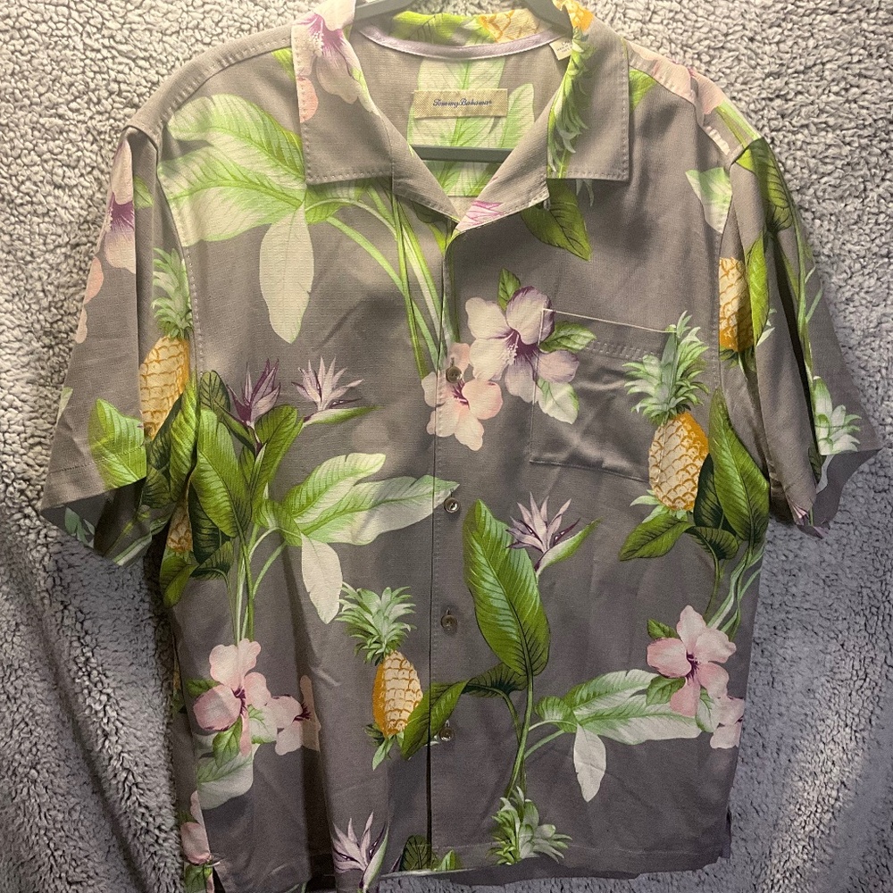 Tommy Bahama 100% silk floral button down shirt.  Size Large